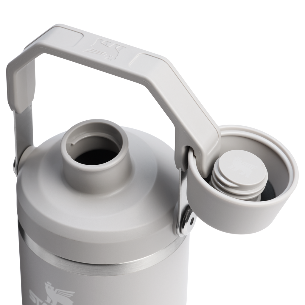 The IceFlow™ Tumbler with Fast Flow Lid | 20 OZ - Stanley Create - Keep Water Close